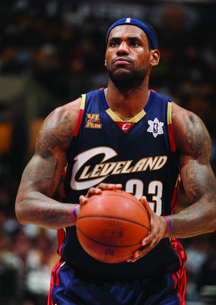 姆巴佩本赛季已打入5粒禁区外进球，为五大联赛球员最多（姆巴佩本赛季禁区外破门5次，五大联赛最多）