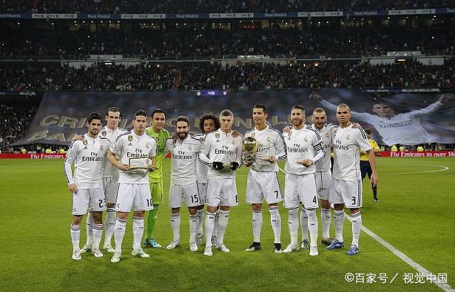 复出状态不错！库里首节6中4拿到10分（库里复出手感火热：首节6投4中拿下10分）