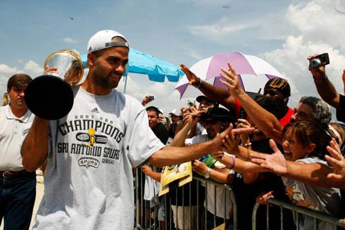 斯科尔斯、卡拉格都认为：哈白布是足球历史上最佳中场组合（斯科尔斯与卡拉格一致认为：哈白布堪称足坛史上最强中场组合）