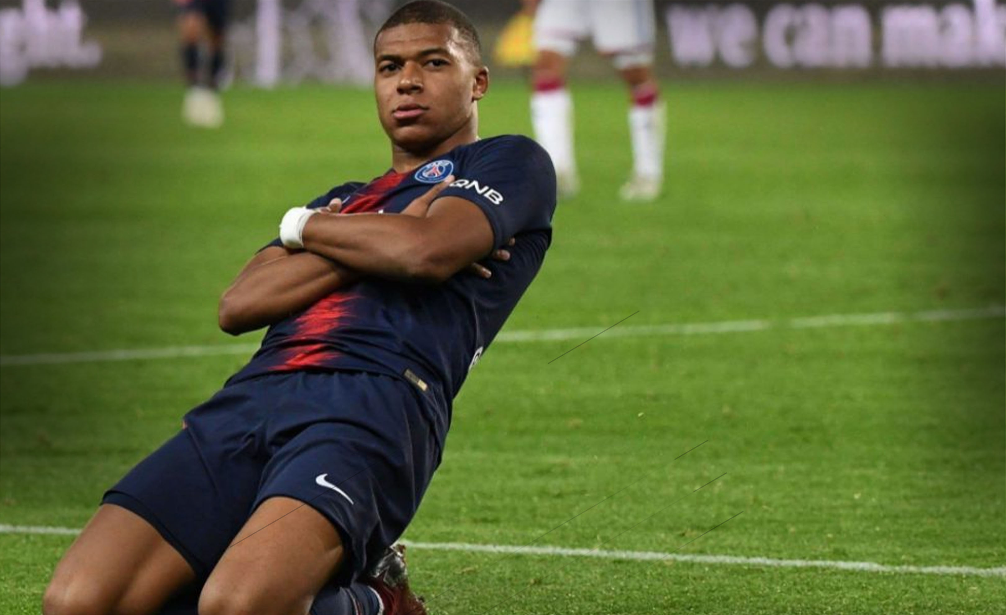 曼城无情碾压对手再夺焦点（曼城强势击败对手再成焦点）