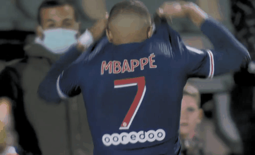 强强较量，巴黎vs拜仁是欧冠联赛阶段首次前两名球队直接交手（欧冠赛场首度上演榜首双雄正面对决：巴黎大战拜仁）