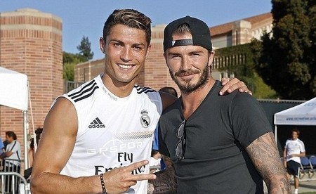 利物浦欧冠客战国米19人名单：萨拉赫无缘 基耶萨因病缺席（欧冠客战国米，利物浦公布19人名单：萨拉赫落选，基耶萨因病缺阵）