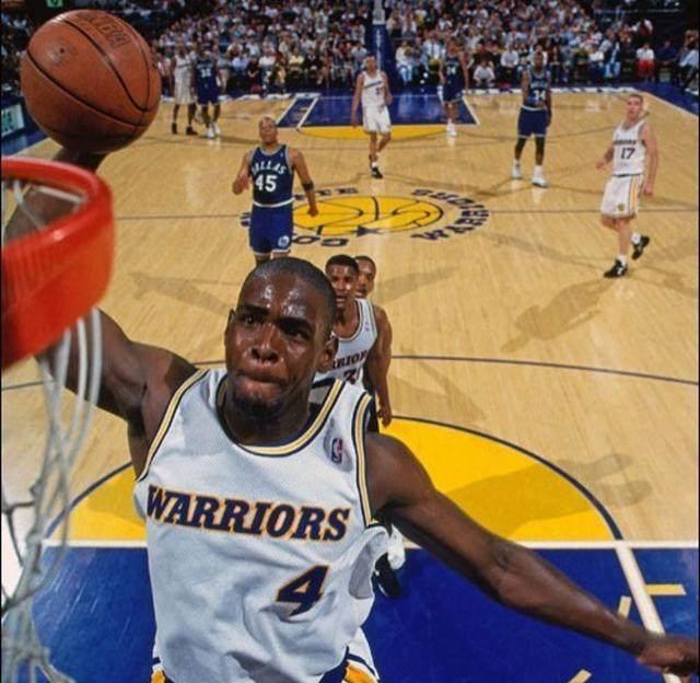 TA分析3-4-3阵型：从链式防守到战术万花筒，攻守易形的现代解法（3-4-3阵型深析：从链式防守到战术万花筒，攻守变换的当代解法）