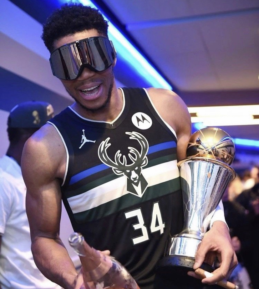 科摩罗球星在长途跋涉后称赞巴黎圣日耳曼学院“很多优秀球员”（科摩罗球星远赴而来，盛赞巴黎圣日耳曼青训营：人才济济）