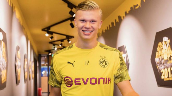 全网首发，足球纪录电影《决战梭鱼湾》明日12：00登陆爱奇艺（足球纪录电影《决战梭鱼湾》将于明日12：00独家登陆爱奇艺）