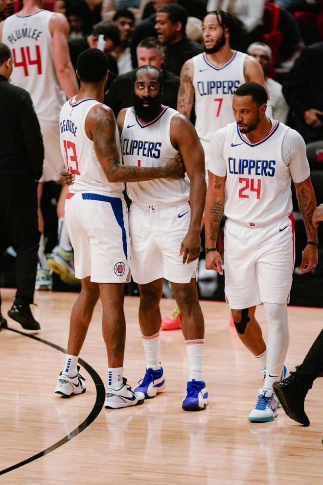 篮球社交属性为何如此强？（篮球的社交性为何格外突出？）